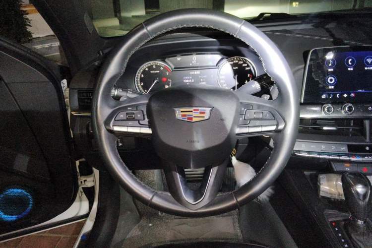 Used Cadillac CT4 2021 28T Fashion Edition Steering Wheel