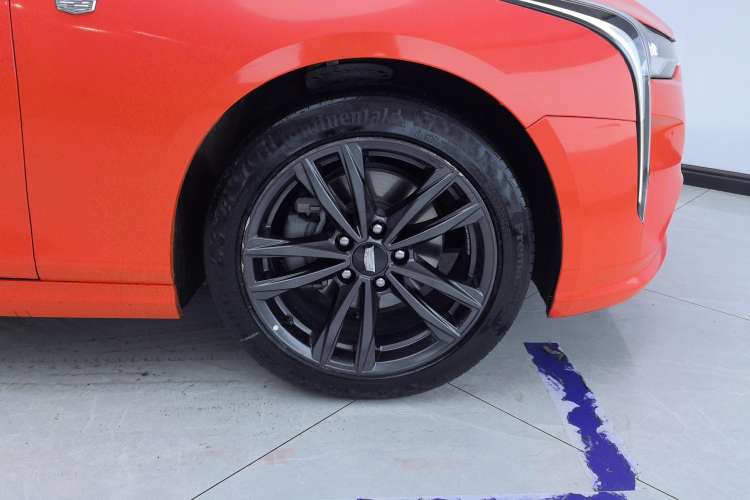 Used Cadillac CT4 2021 28T Luxury Model Right Front Wheel Hub