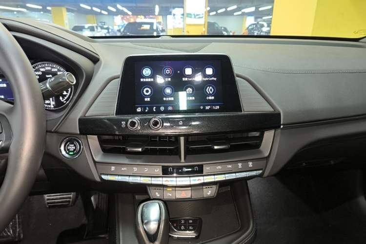 Used Cadillac CT4 2022 28T Luxury Edition Audio And AC Panel