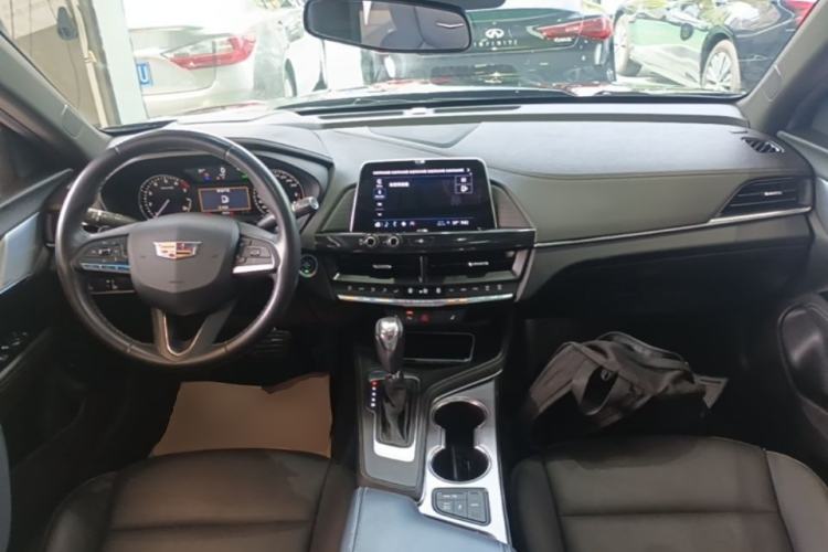 Used Cadillac CT4 2022 28T Luxury Edition Center Console