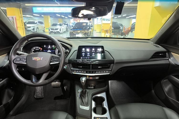 Used Cadillac CT4 2022 28T Luxury Edition Center Console