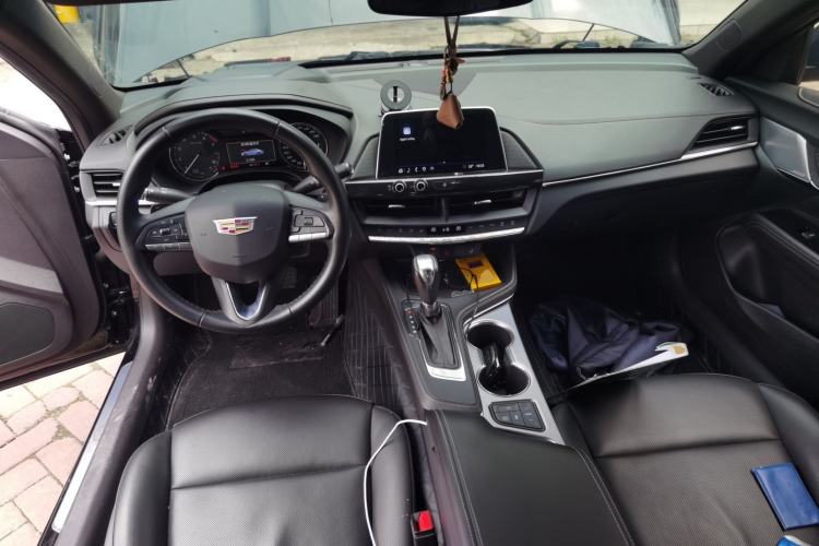 Used Cadillac CT4 2022 28T Luxury Edition Center Console