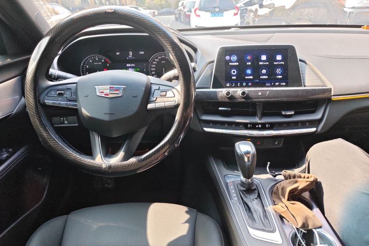 Used Cadillac CT4 2022 28T Luxury Edition Center Console
