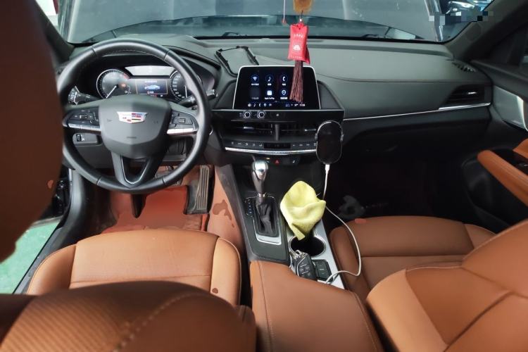 Used Cadillac CT4 2022 28T Luxury Edition Center Console