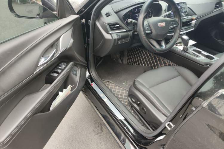 Used Cadillac CT4 2022 28T Luxury Edition Driver Seat