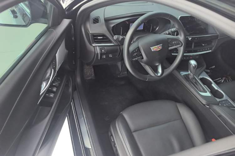 Used Cadillac CT4 2022 28T Luxury Edition Driver Seat