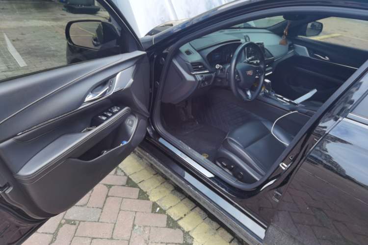 Used Cadillac CT4 2022 28T Luxury Edition Driver Seat