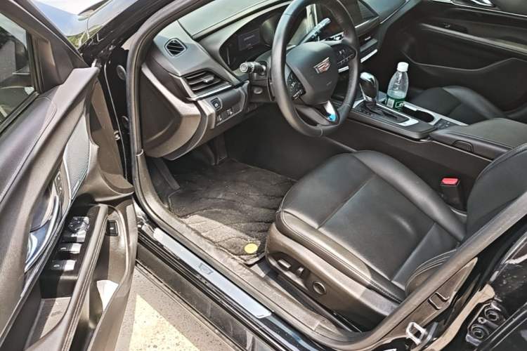 Used Cadillac CT4 2022 28T Luxury Edition Driver Seat