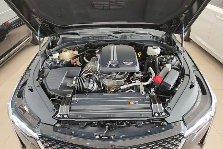 Used Cadillac CT4 2022 28T Luxury Edition Engine Bay