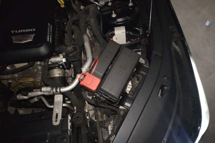 Used Cadillac CT4 2022 28T Luxury Edition Engine Bay Left