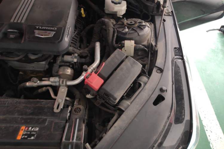 Used Cadillac CT4 2022 28T Luxury Edition Engine Bay Left