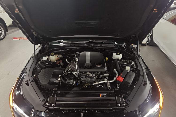 Used Cadillac CT4 2022 28T Fashion Edition Engine Bay