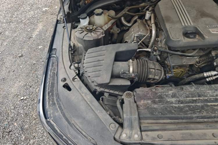 Used Cadillac CT4 2022 28T Luxury Edition Engine Bay Right