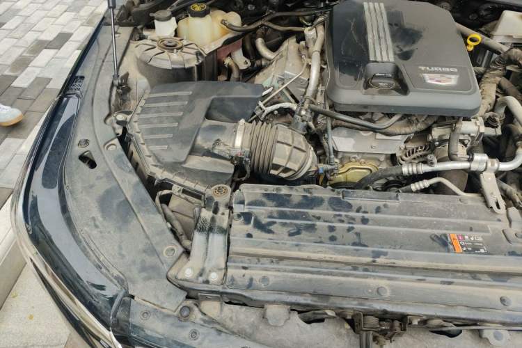 Used Cadillac CT4 2022 28T Luxury Edition Engine Bay Right