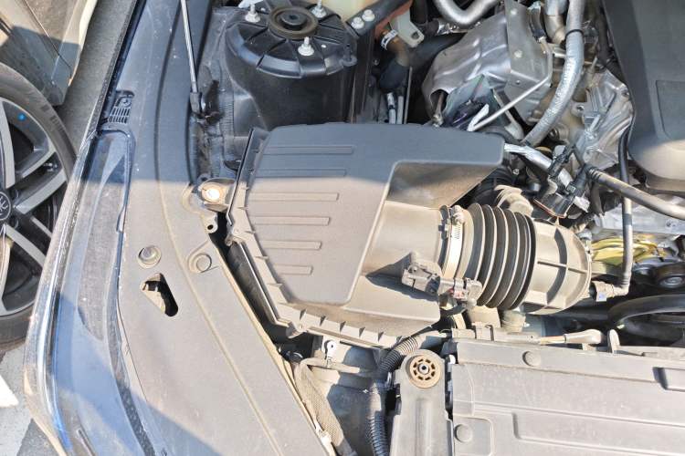 Used Cadillac CT4 2022 28T Luxury Edition Engine Bay Right