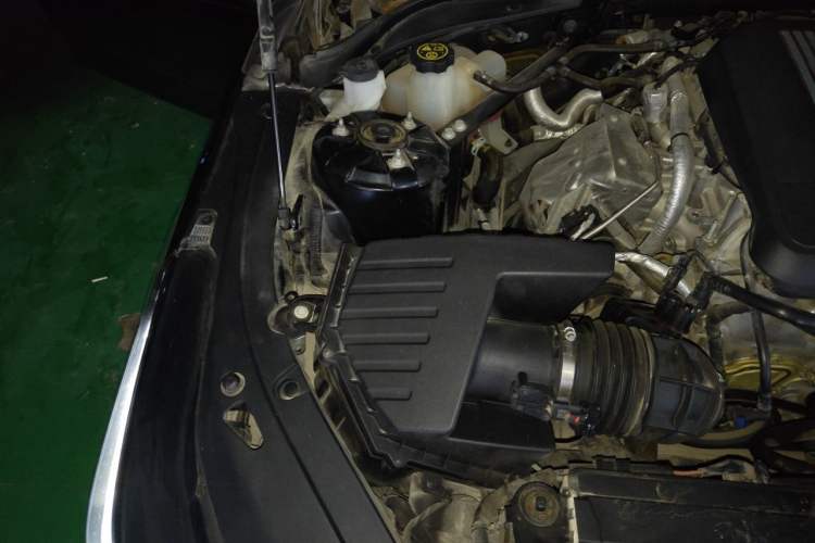 Used Cadillac CT4 2022 28T Luxury Edition Engine Bay Right