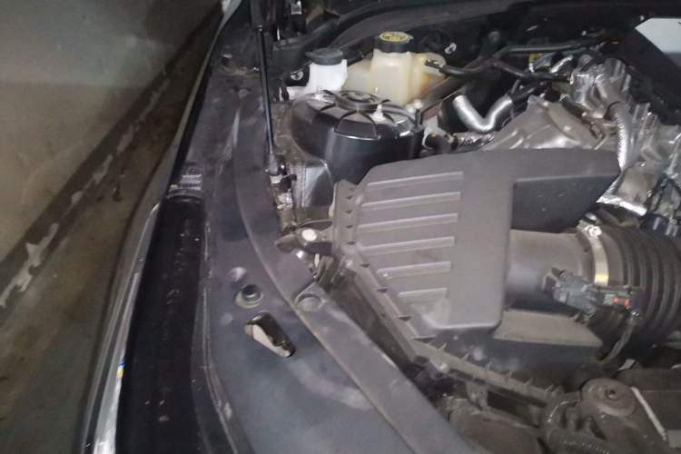 Used Cadillac CT4 2022 28T Luxury Edition Engine Bay Right