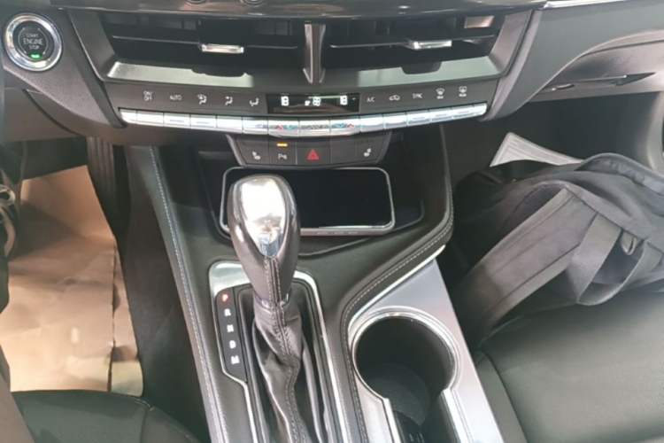 Used Cadillac CT4 2022 28T Luxury Edition Gear Lever