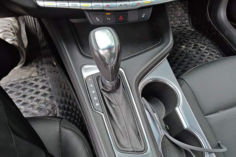 Used Cadillac CT4 2022 28T Luxury Edition Gear Lever