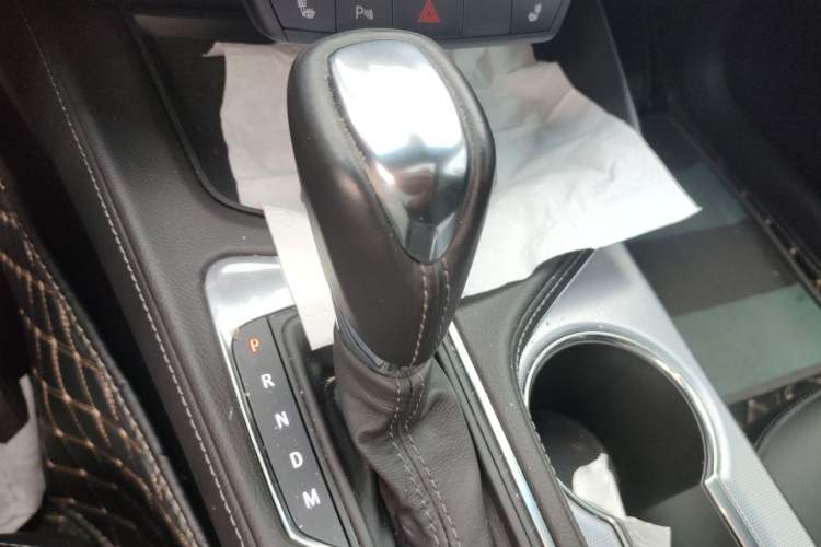 Used Cadillac CT4 2022 28T Luxury Edition Gear Lever