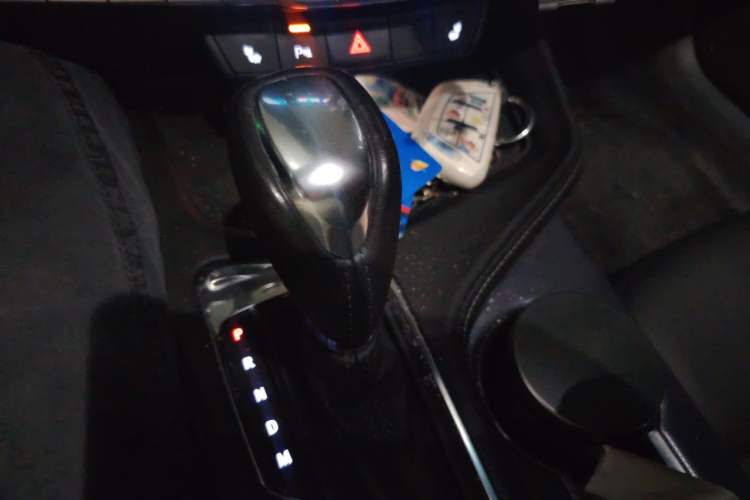Used Cadillac CT4 2022 28T Luxury Edition Gear Lever