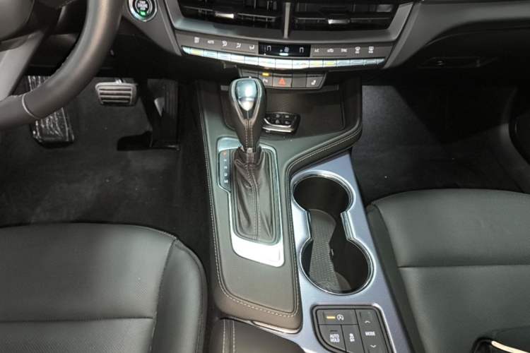 Used Cadillac CT4 2022 28T Luxury Edition Gear Lever