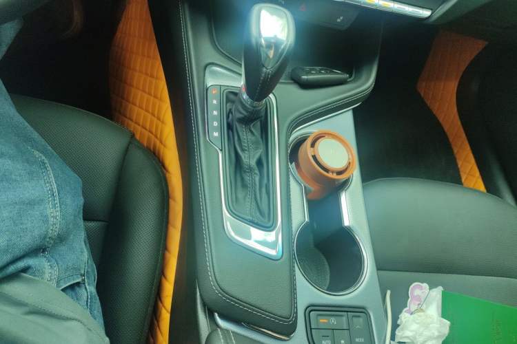 Used Cadillac CT4 2022 28T Luxury Edition Gear Lever