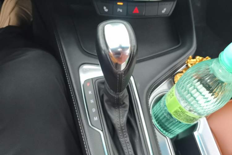 Used Cadillac CT4 2022 28T Luxury Edition Gear Lever