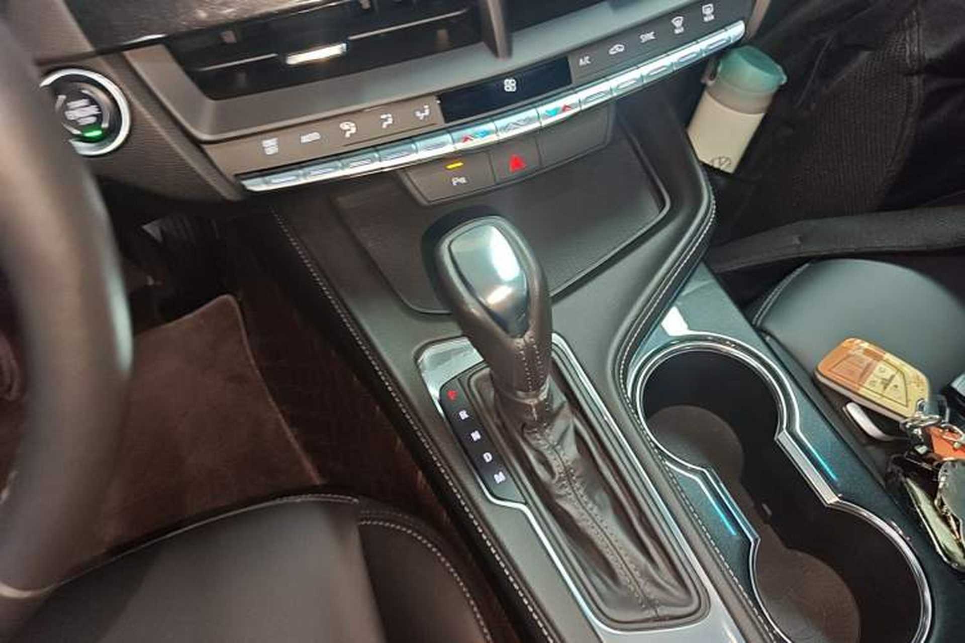 Used Cadillac CT4 2022 28T Fashion Edition Gear Lever