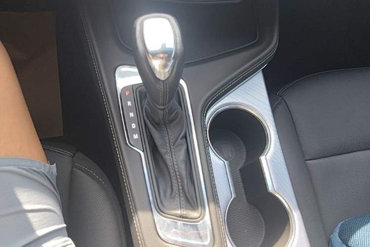 Used Cadillac CT4 2022 28T Luxury Edition Gear Lever