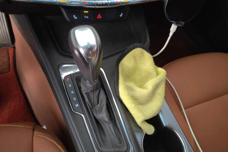 Used Cadillac CT4 2022 28T Luxury Edition Gear Lever