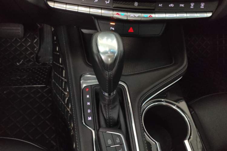Used Cadillac CT4 2022 28T Fashion Edition Gear Lever