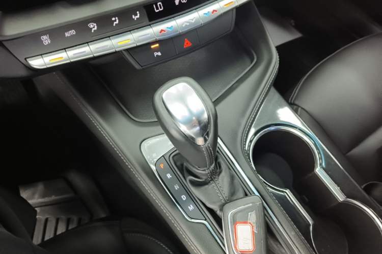 Used Cadillac CT4 2022 28T Fashion Edition Gear Lever