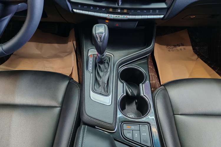 Used Cadillac CT4 2022 28T Fashion Edition Gear Lever