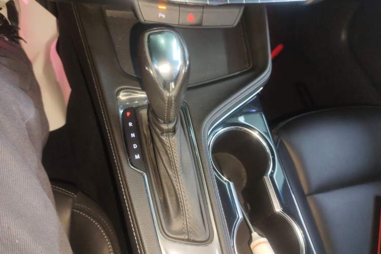 Used Cadillac CT4 2022 28T Fashion Edition Gear Lever