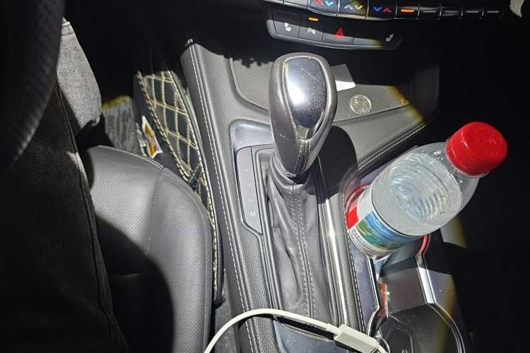 Used Cadillac CT4 2022 28T Luxury Edition Gear Lever