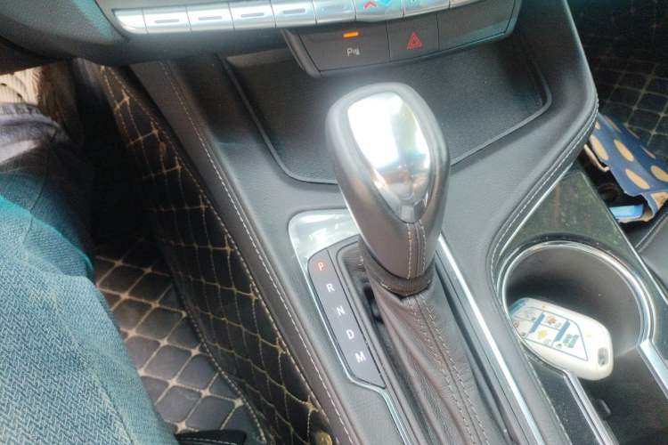 Used Cadillac CT4 2022 28T Fashion Edition Gear Lever