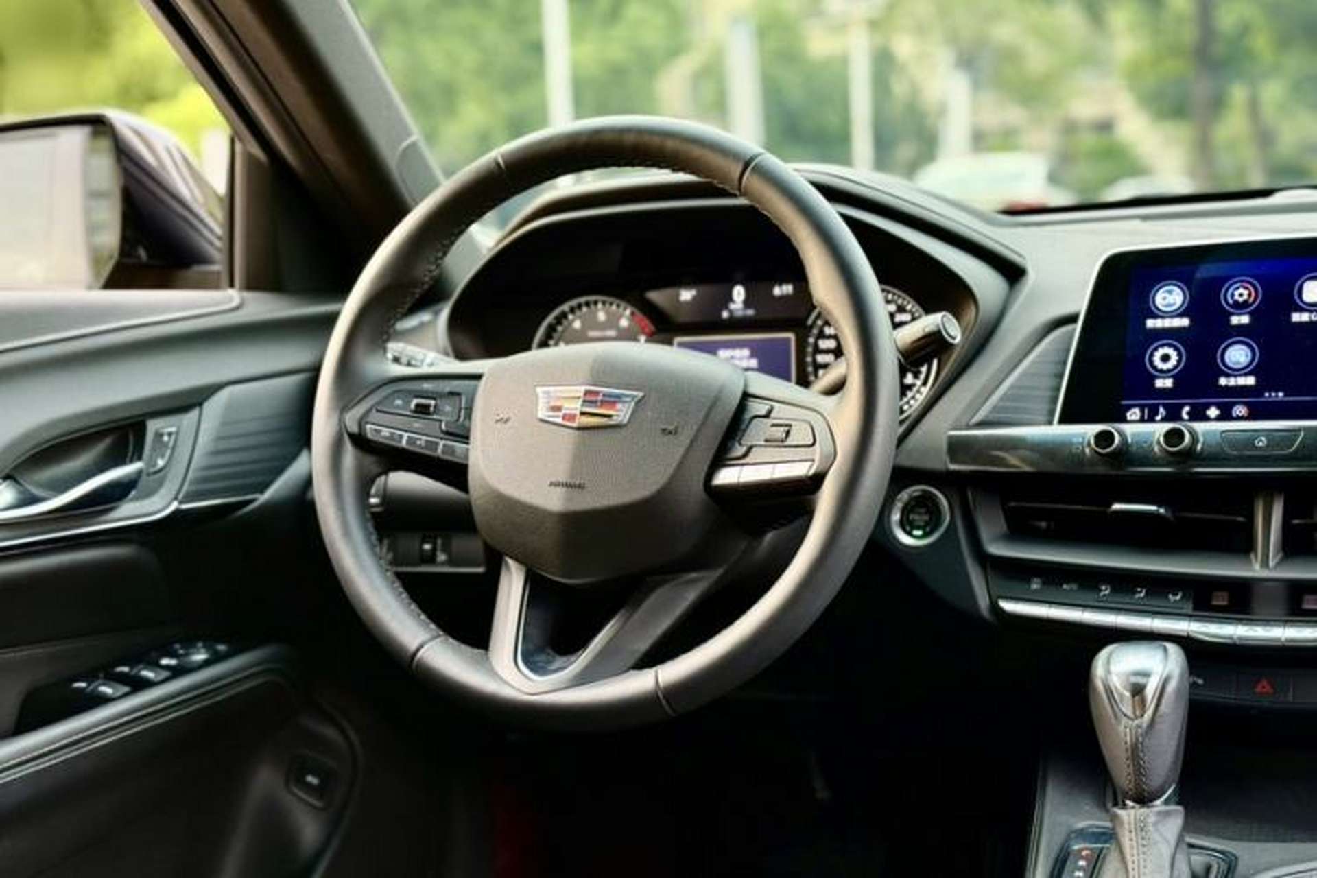 Used Cadillac CT4 2022 28T Fashion Edition Interior 2