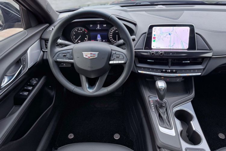 Used Cadillac CT4 2022 28T Luxury Edition Interior 3