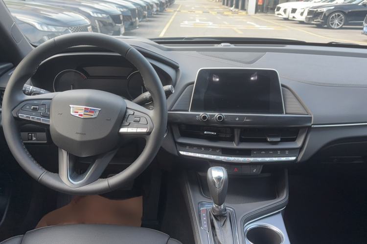 Used Cadillac CT4 2022 28T Luxury Edition Interior 3