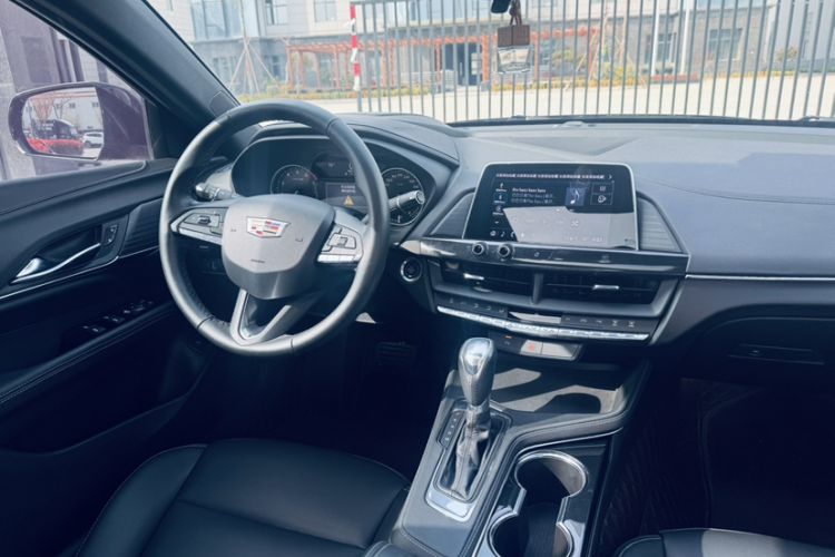 Used Cadillac CT4 2022 28T Fashion Edition Interior 3