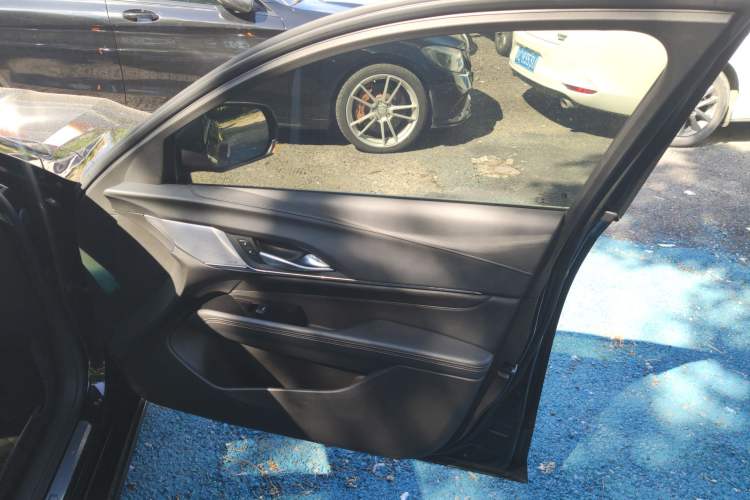 Used Cadillac CT4 2022 28T Luxury Edition Interior 5