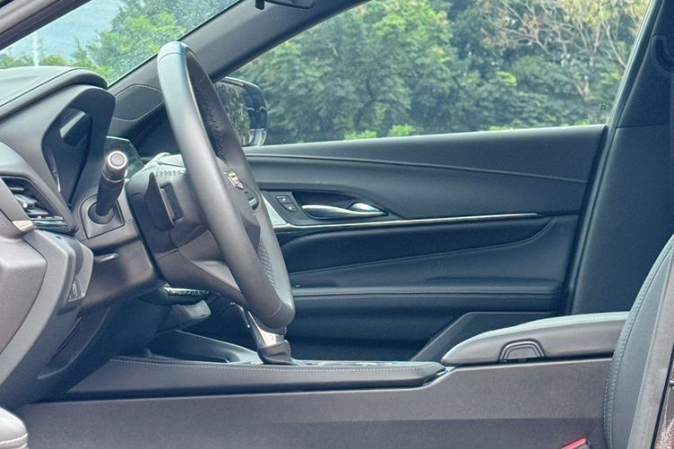 Used Cadillac CT4 2022 28T Luxury Edition Interior 6