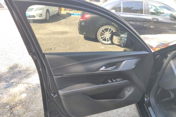 Used Cadillac CT4 2022 28T Luxury Edition Interior 7