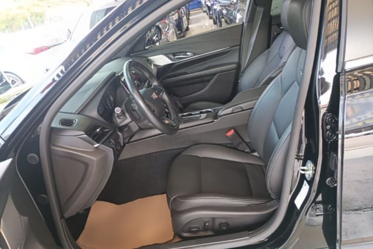 Used Cadillac CT4 2022 28T Luxury Edition Left Front Seat