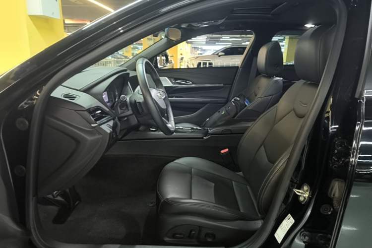 Used Cadillac CT4 2022 28T Luxury Edition Left Front Seat