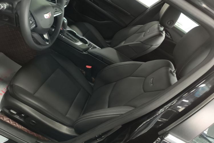 Used Cadillac CT4 2022 28T Luxury Edition Left Front Seat