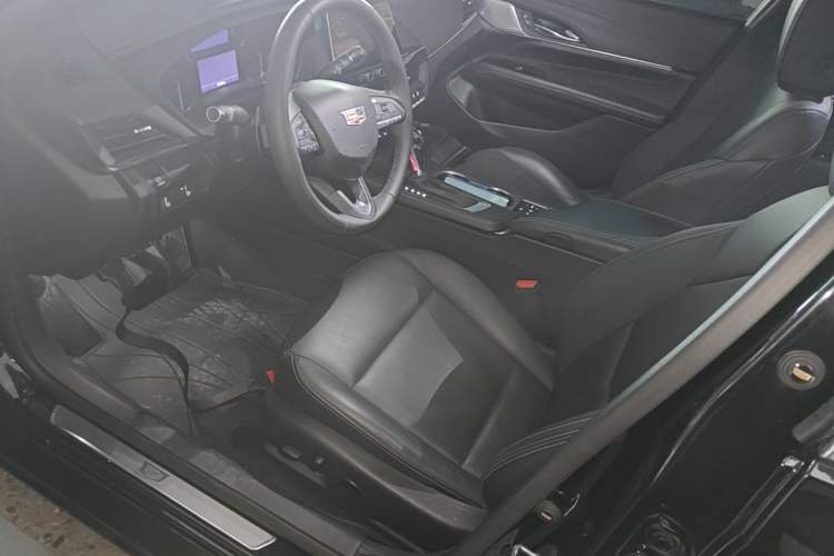Used Cadillac CT4 2022 28T Luxury Edition Left Front Seat