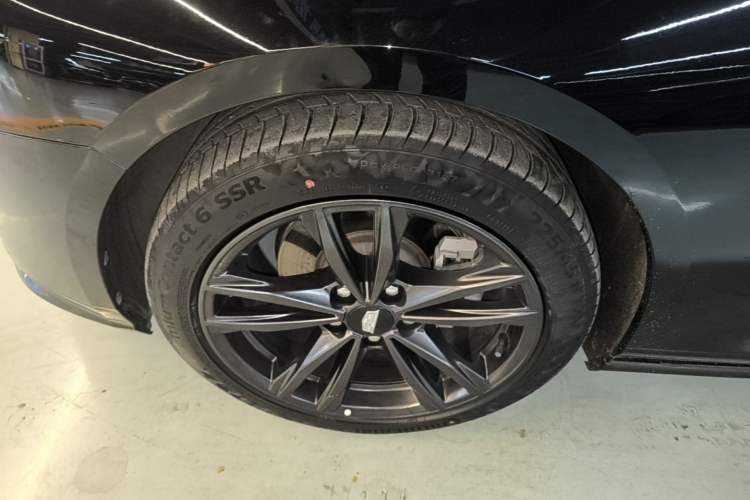 Used Cadillac CT4 2022 28T Luxury Edition Left Front Wheel Hub