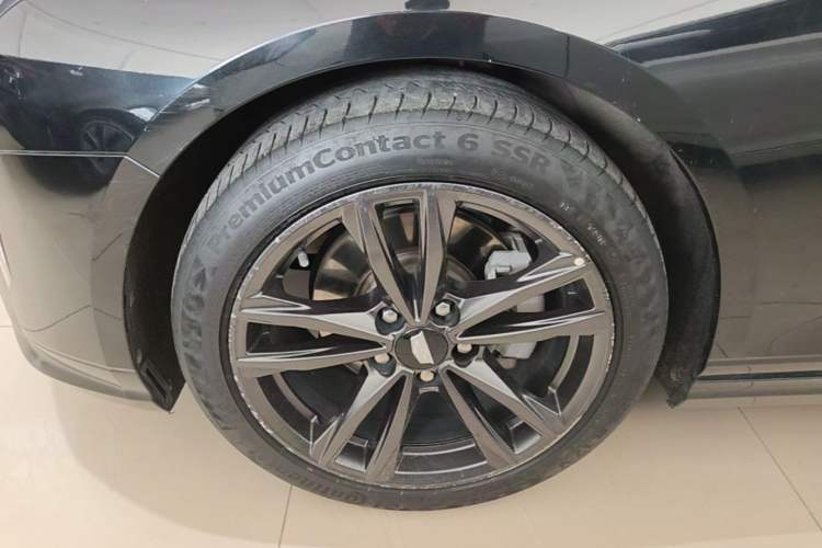 Used Cadillac CT4 2022 28T Luxury Edition Left Front Wheel Hub